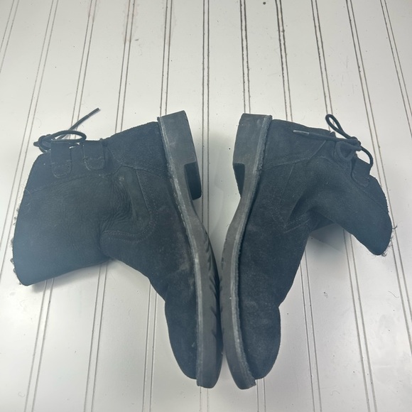 Ugg Womenโs Black Suede Shearling Ankle Boots Size 7 - Picture 7 of 15